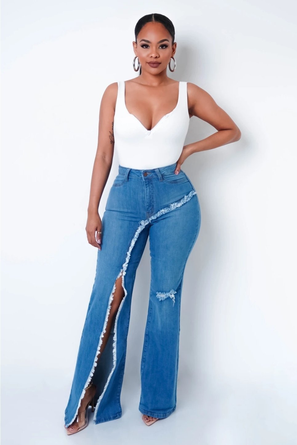 Neue stil elastische zerrissene ausgestelltes hosen jeans frauen