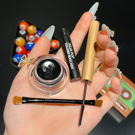 Eyeliner Makeup Set Is Smudge-free And Waterproof